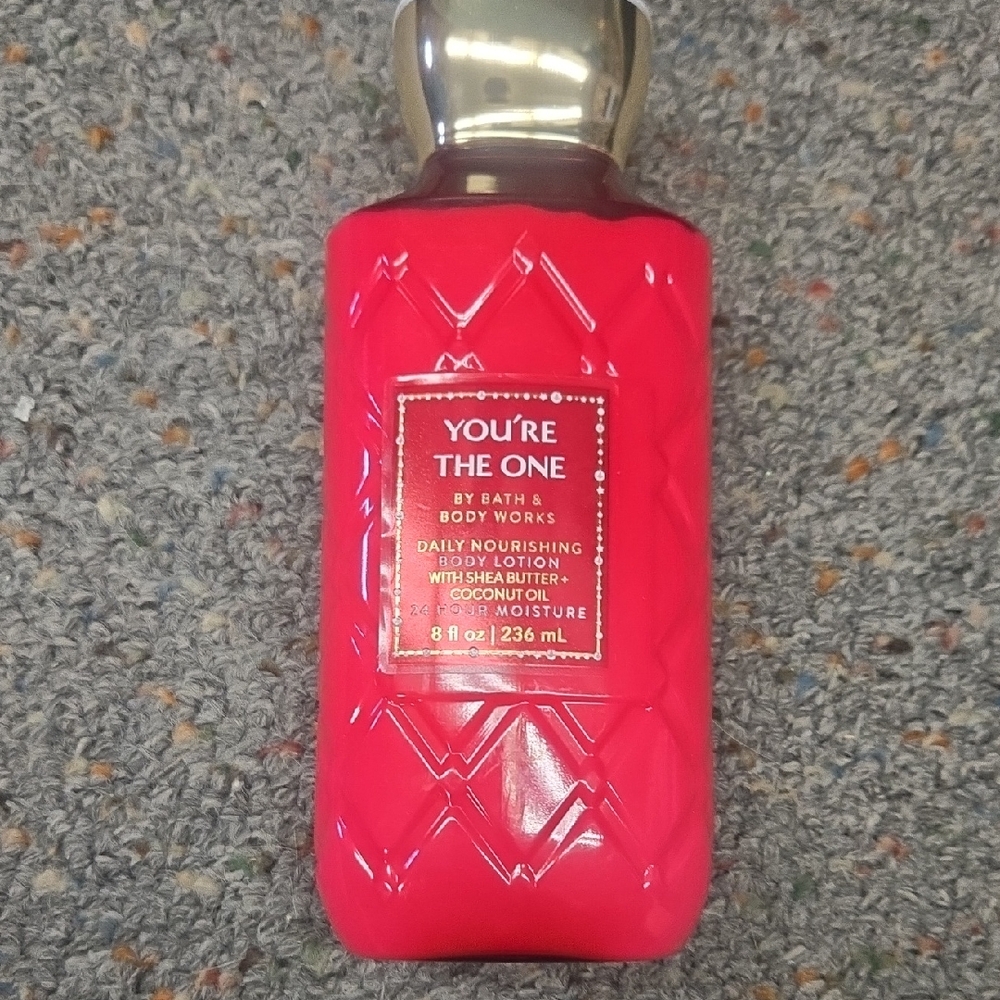 Bath & Body Works You’re The One Daily Nourishing Body Lotion - Pink
